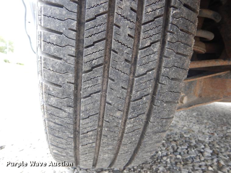 image for item DE8390 2004 Ford Explorer SUV