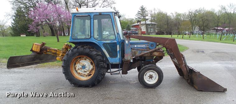 image for item DF0761 1979 Ford 4600 tractor