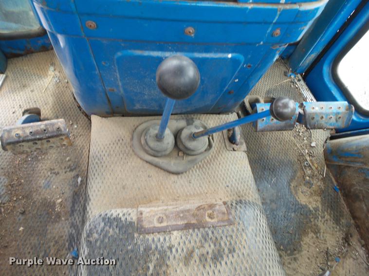 image for item DF0761 1979 Ford 4600 tractor