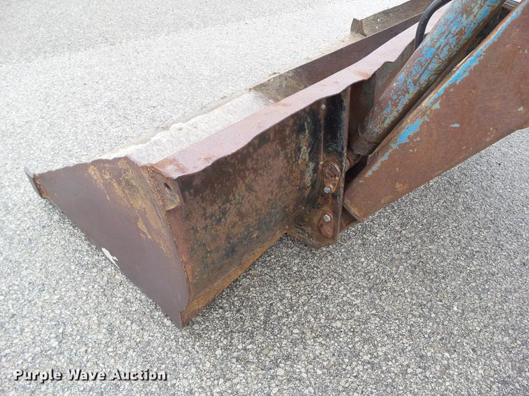 image for item DF0761 1979 Ford 4600 tractor