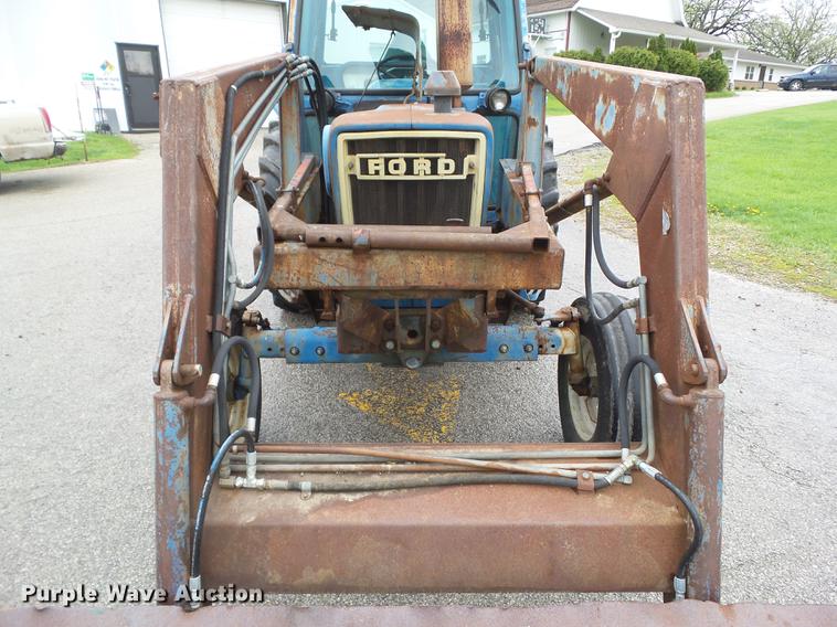 image for item DF0761 1979 Ford 4600 tractor