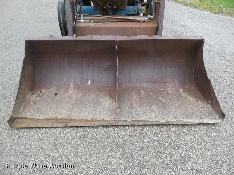 image for item DF0761 1979 Ford 4600 tractor