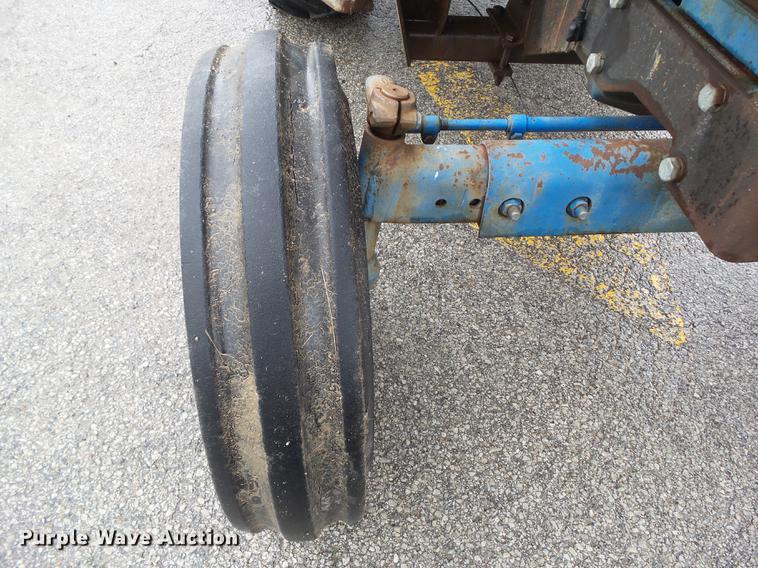 image for item DF0761 1979 Ford 4600 tractor