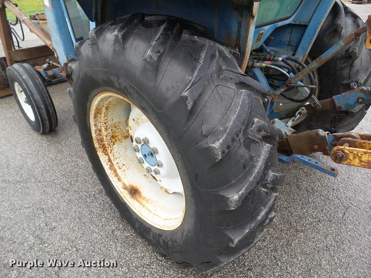 image for item DF0761 1979 Ford 4600 tractor