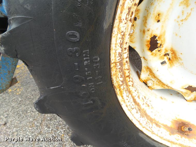 image for item DF0761 1979 Ford 4600 tractor