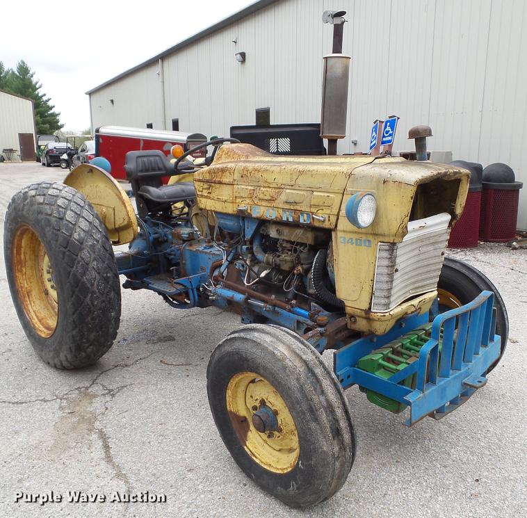 image for item DF0762 1968 Ford 3400 tractor