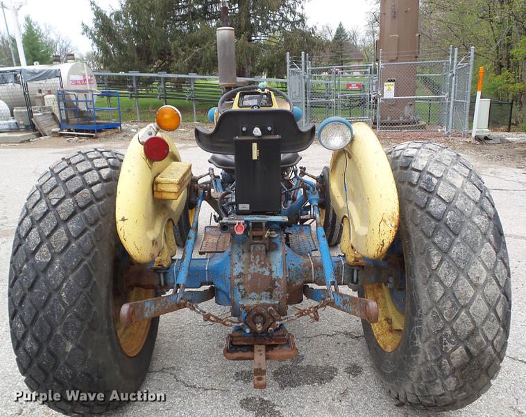 image for item DF0762 1968 Ford 3400 tractor
