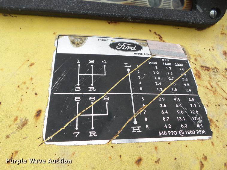 image for item DF0762 1968 Ford 3400 tractor
