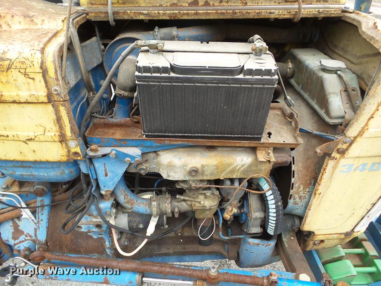 image for item DF0762 1968 Ford 3400 tractor