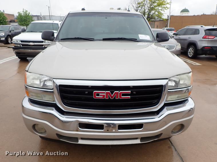 image for item DF1188 2005 GMC Sierra 1500 Ext. Cab pickup truck