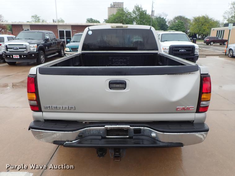 image for item DF1188 2005 GMC Sierra 1500 Ext. Cab pickup truck