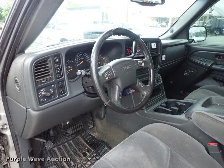 image for item DF1188 2005 GMC Sierra 1500 Ext. Cab pickup truck