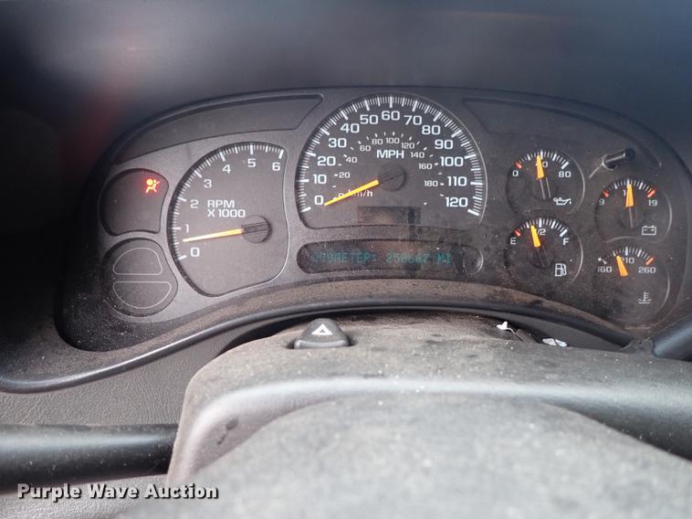 image for item DF1188 2005 GMC Sierra 1500 Ext. Cab pickup truck