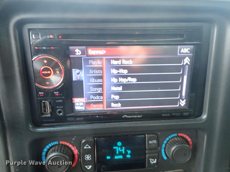 image for item DF1188 2005 GMC Sierra 1500 Ext. Cab pickup truck