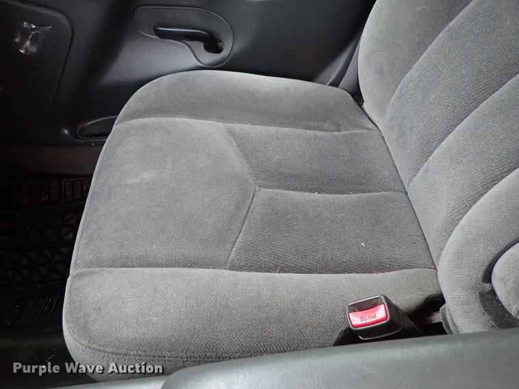 image for item DF1188 2005 GMC Sierra 1500 Ext. Cab pickup truck