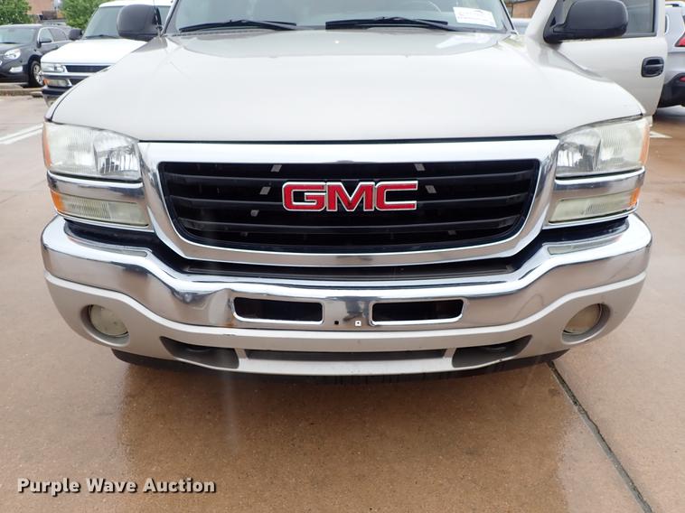 image for item DF1188 2005 GMC Sierra 1500 Ext. Cab pickup truck