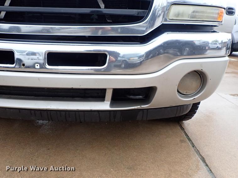 image for item DF1188 2005 GMC Sierra 1500 Ext. Cab pickup truck