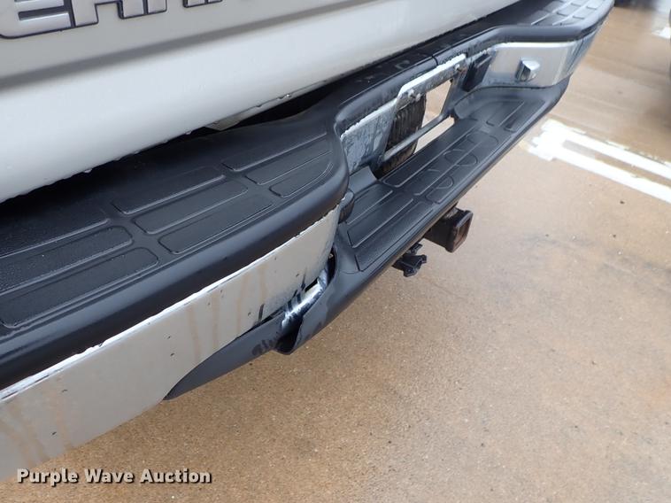 image for item DF1188 2005 GMC Sierra 1500 Ext. Cab pickup truck