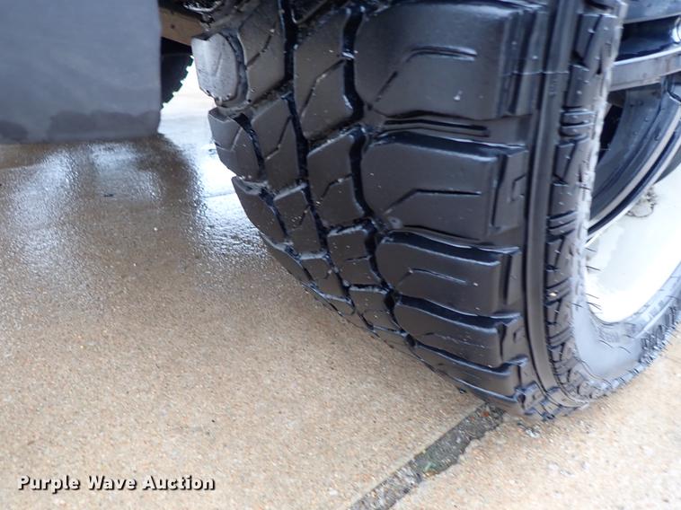 image for item DF1188 2005 GMC Sierra 1500 Ext. Cab pickup truck