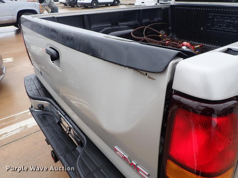 image for item DF1188 2005 GMC Sierra 1500 Ext. Cab pickup truck