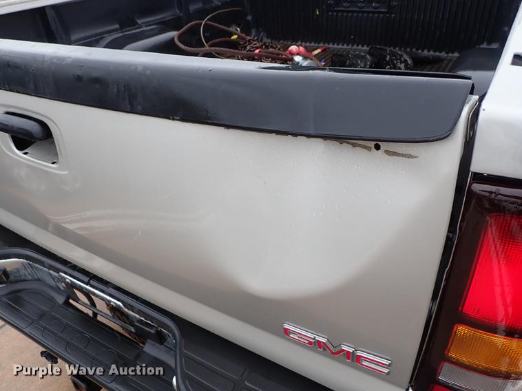 image for item DF1188 2005 GMC Sierra 1500 Ext. Cab pickup truck