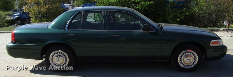 image for item DF7975 2000 Ford Crown Victoria Police Interceptor