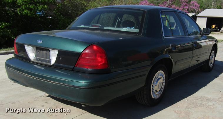 image for item DF7975 2000 Ford Crown Victoria Police Interceptor