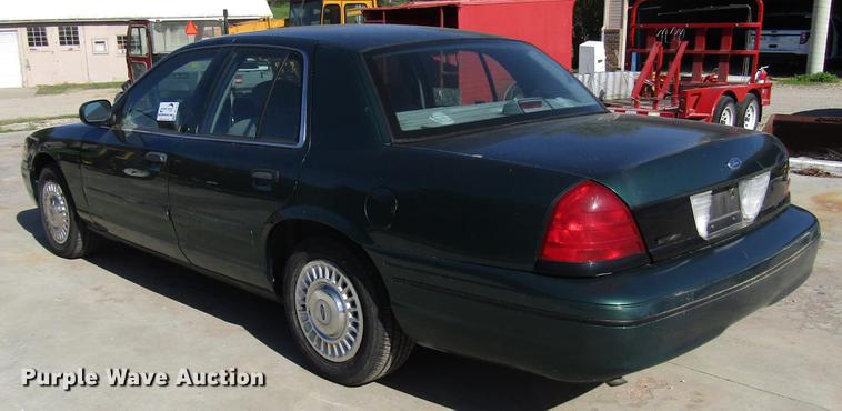 image for item DF7975 2000 Ford Crown Victoria Police Interceptor