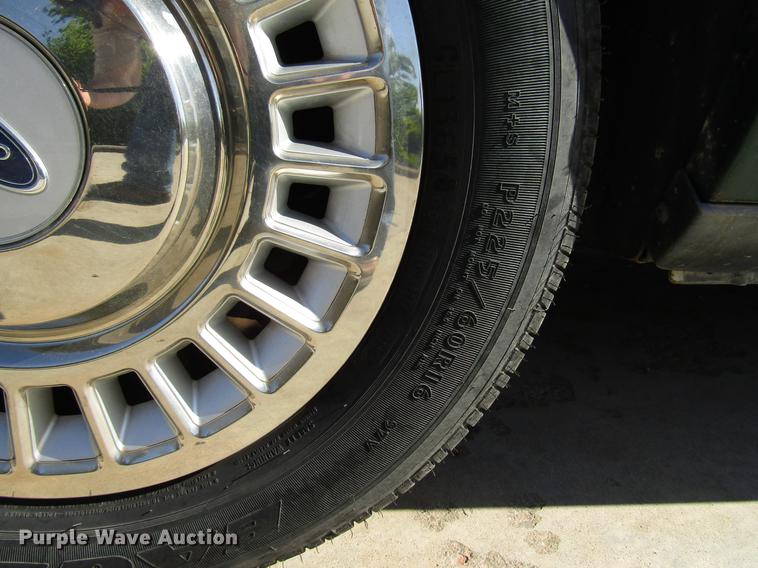 image for item DF7975 2000 Ford Crown Victoria Police Interceptor