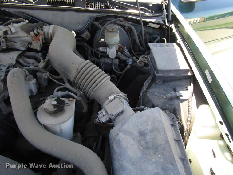 image for item DF7975 2000 Ford Crown Victoria Police Interceptor