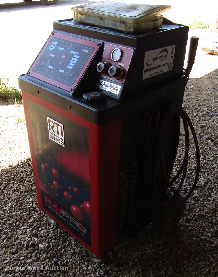 RTI transmission flush machine in Lawrence, KS Item DF7985 sold