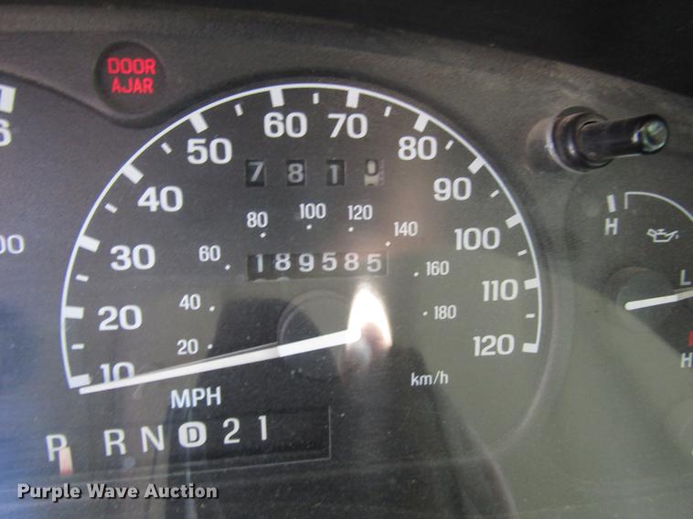 image for item DF8066 2000 Ford Explorer SUV