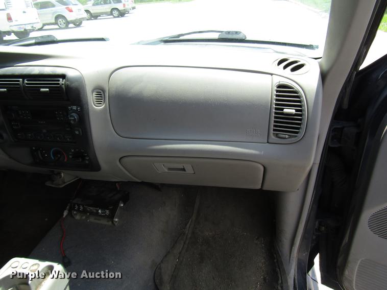 image for item DF8066 2000 Ford Explorer SUV