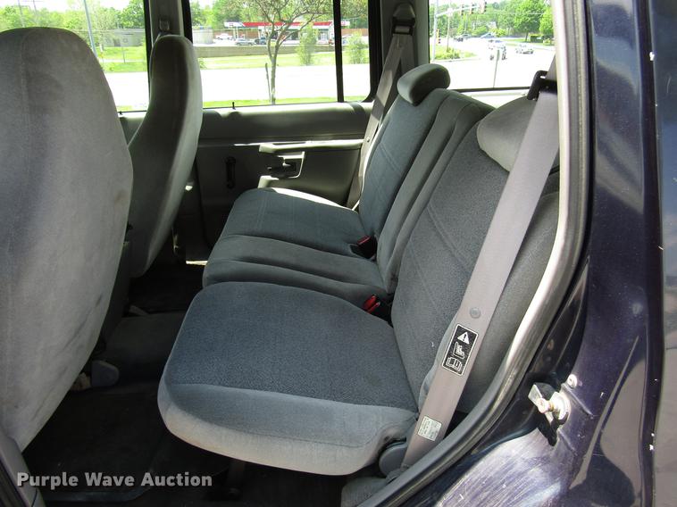 image for item DF8066 2000 Ford Explorer SUV