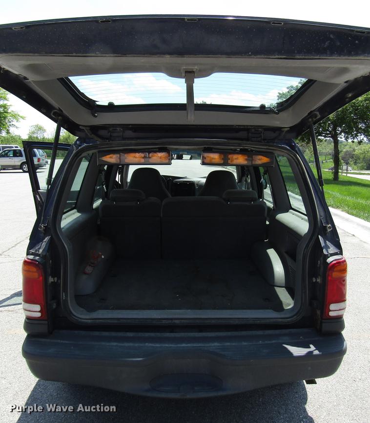 image for item DF8066 2000 Ford Explorer SUV