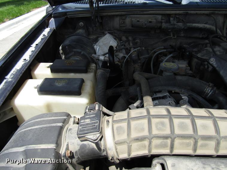 image for item DF8066 2000 Ford Explorer SUV