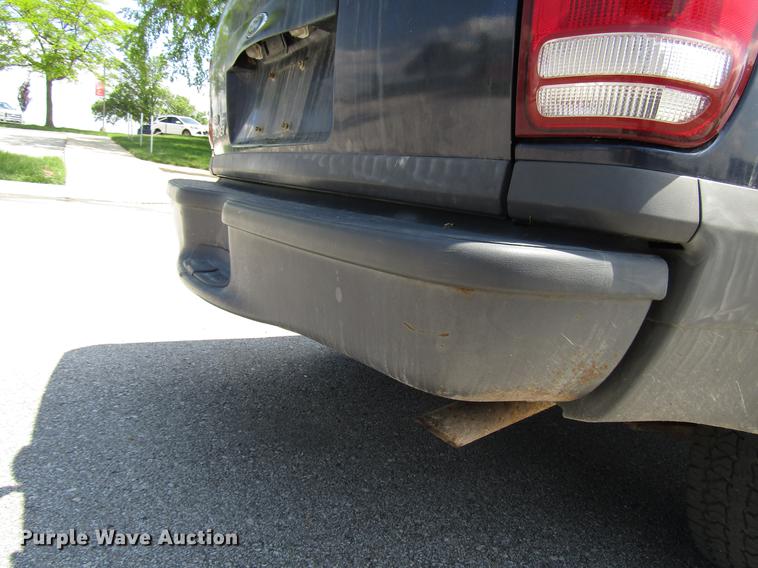 image for item DF8066 2000 Ford Explorer SUV