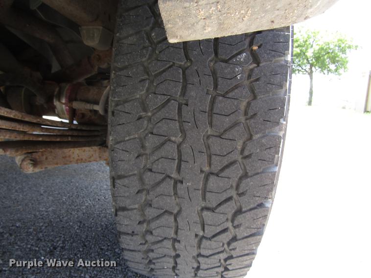 image for item DF8066 2000 Ford Explorer SUV