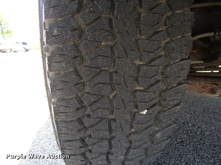 image for item DF8066 2000 Ford Explorer SUV