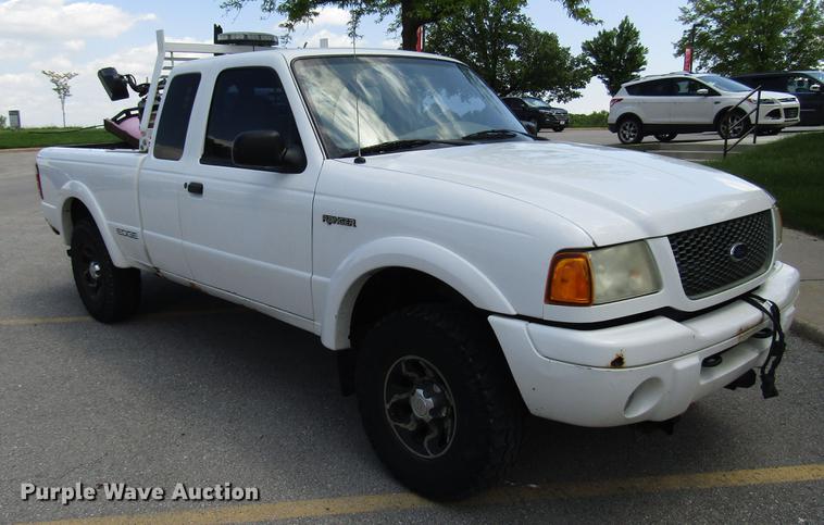 image for item DF8067 2001 Ford Ranger SuperCab pickup truck