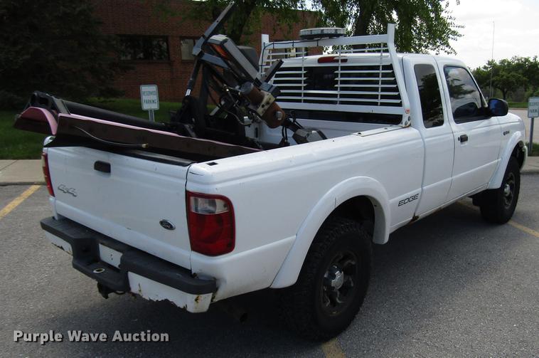 image for item DF8067 2001 Ford Ranger SuperCab pickup truck