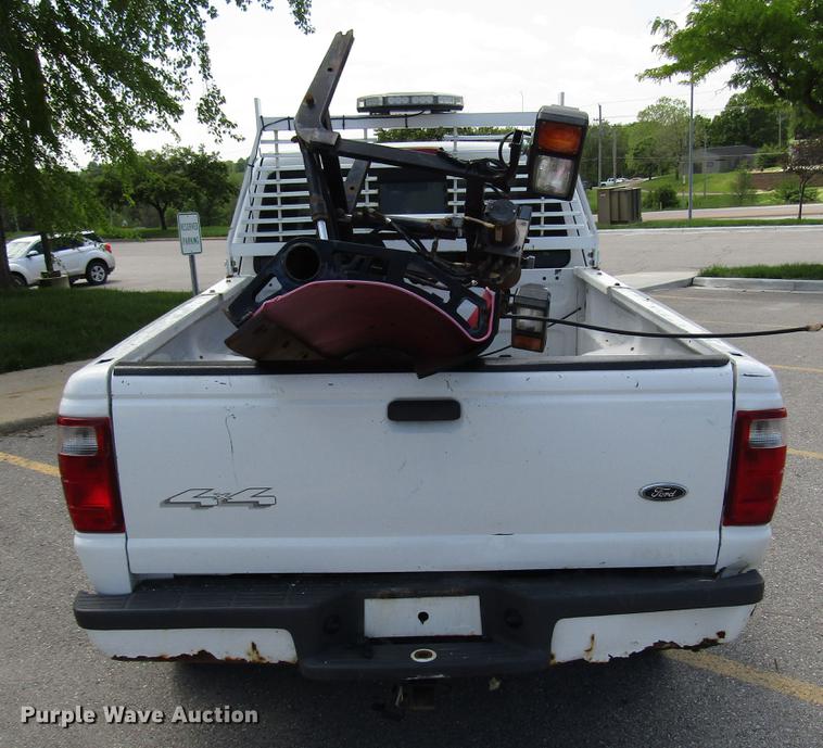 image for item DF8067 2001 Ford Ranger SuperCab pickup truck