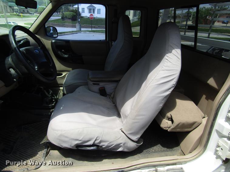 image for item DF8067 2001 Ford Ranger SuperCab pickup truck