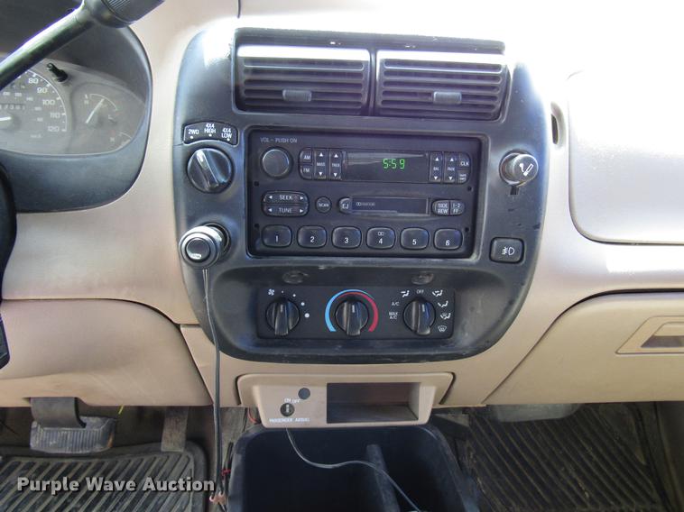 image for item DF8067 2001 Ford Ranger SuperCab pickup truck