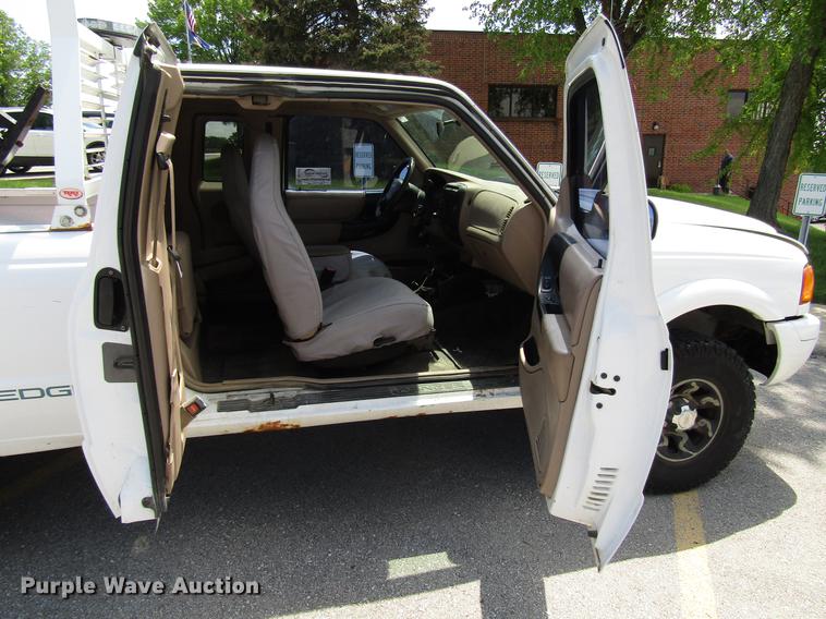image for item DF8067 2001 Ford Ranger SuperCab pickup truck