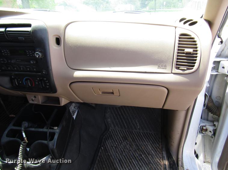 image for item DF8067 2001 Ford Ranger SuperCab pickup truck