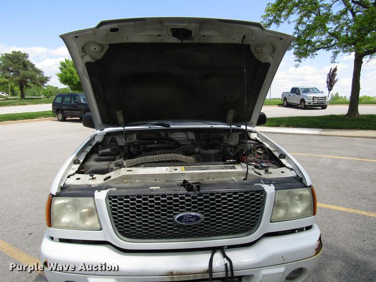 image for item DF8067 2001 Ford Ranger SuperCab pickup truck