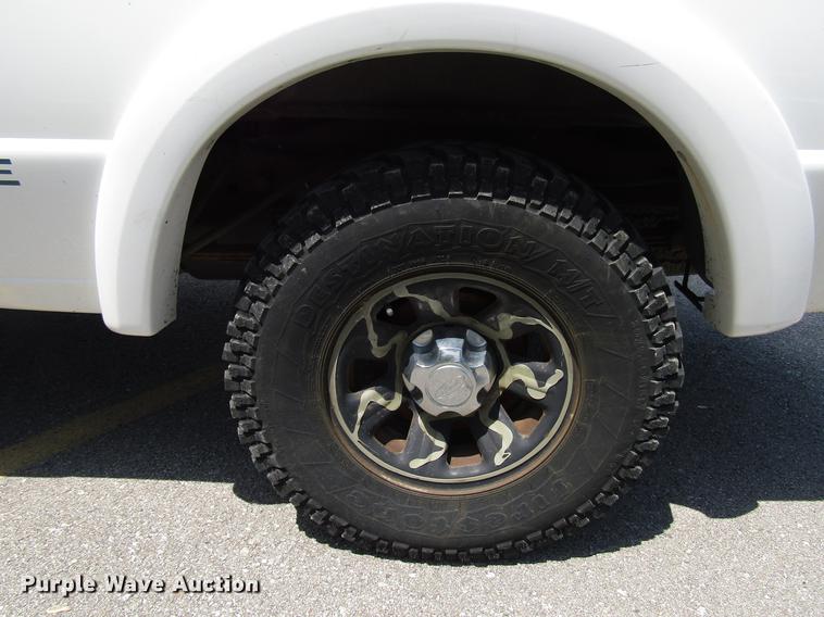 image for item DF8067 2001 Ford Ranger SuperCab pickup truck