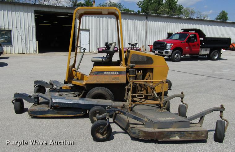 image for item DF8071 Excel Hustler 4600 lawn mower