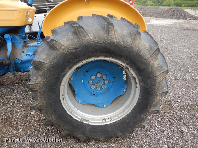 image for item DG1034 1972 Ford C5022B tractor